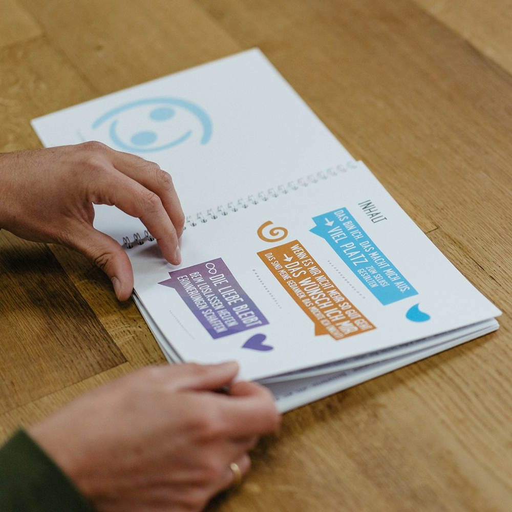 Und noch ein herzergreifendes Spendenbeispiel möchte ich euch vorstellen. Denn das Kinderpalliativteam erarbeitete in den letzen Monaten auch ein Buch. Die Druckkosten wurden übernommen durch die Spende des Round Table 235 Amberg-Sulzbach.