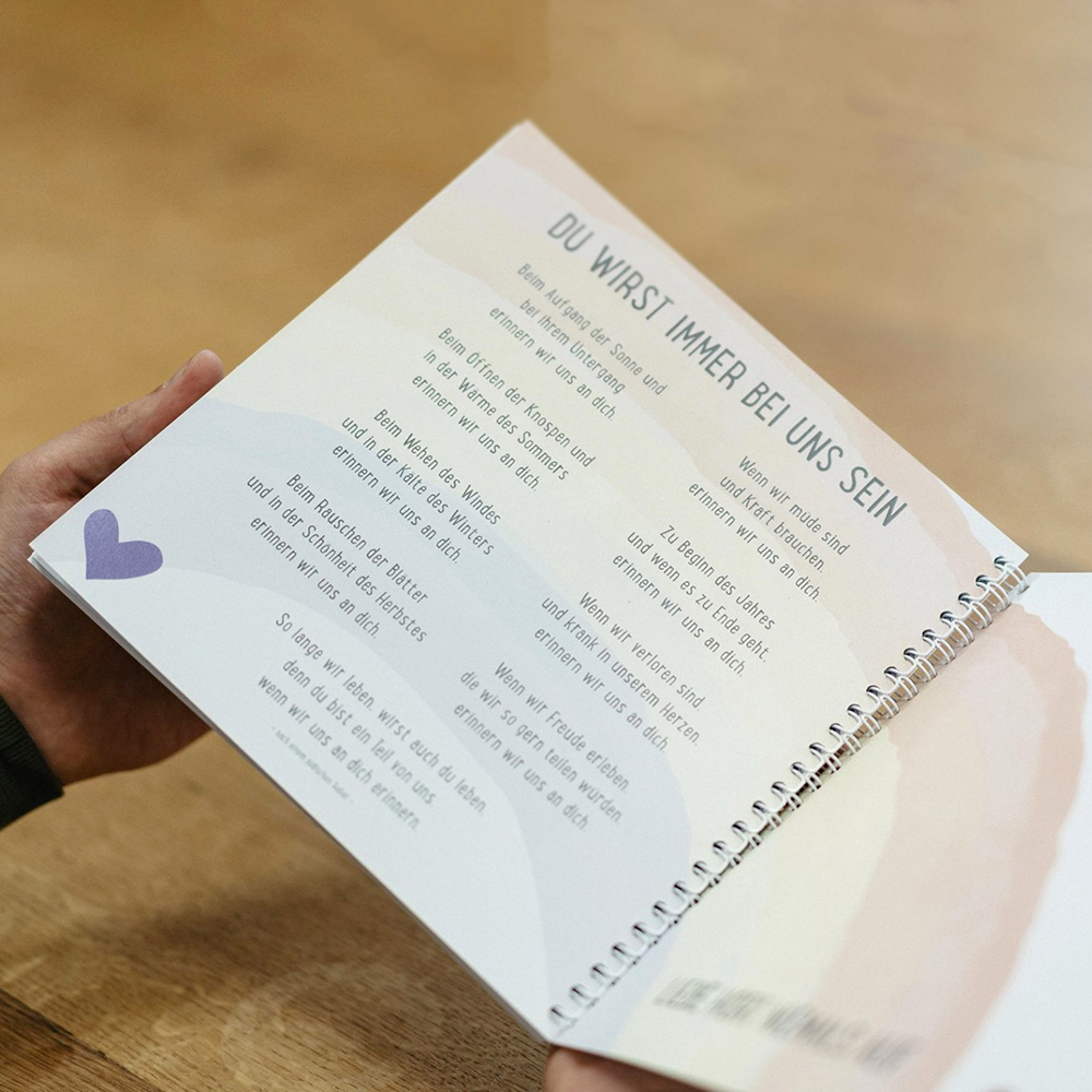 Und noch ein herzergreifendes Spendenbeispiel möchte ich euch vorstellen. Denn das Kinderpalliativteam erarbeitete in den letzen Monaten auch ein Buch. Die Druckkosten wurden übernommen durch die Spende des Round Table 235 Amberg-Sulzbach.
