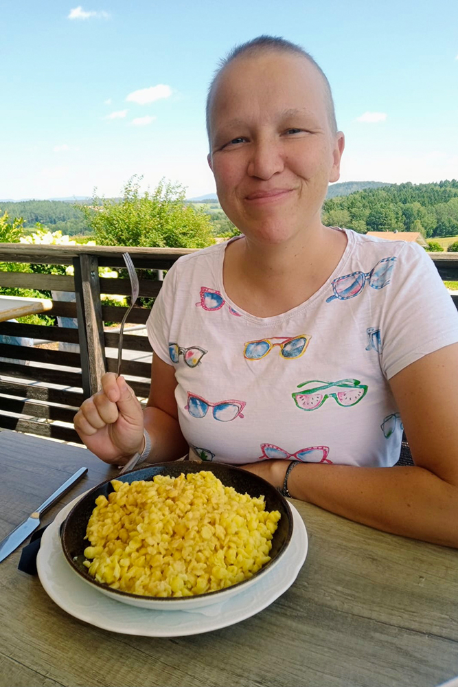 Und nun trau ich mich auch mal wieder euch ein Bild von mir zu zeigen. Zusammen mit einer leckeren Portion Spätzle mit Soße. Ein Schnappschuss von meiner Freundin an unserem Mädelswochenende.