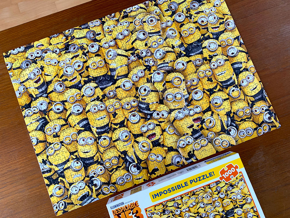 Am Wochenende vor der letzten Chemo bin ich nun fertig geworden. Wie nach einer fertig genähten Tasche hatte ich mit Fertigstellung dieses "Impossible Puzzle" ein echtes Erfolgserlebnis ... Mindset und so ...