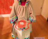 Eine Badeponcho für Lilli mit Toni Tintenfisch Applikation