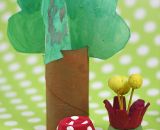 Bäume, Blumen und Pilze basteln aus Klorollen und Eierschachteln. Nach einer Idee von Frau Scheiners Kinder-Bastelbuch "Schnipp. Schnapp. Wir Basteln." Gebastelt von shesmile.