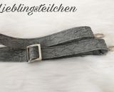 Das Gurtband zu deiner Damenhandtasche aus Leder selbernähen. Eine kostenlose Schritt-für-Schritt-Nähanleitung von shesmile. 