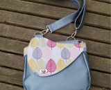 Das Gurtband zu deiner Damenhandtasche aus Leder selbernähen. Eine kostenlose Schritt-für-Schritt-Nähanleitung von shesmile. 
