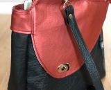 Das Gurtband zu deiner Damenhandtasche aus Leder selbernähen. Eine kostenlose Schritt-für-Schritt-Nähanleitung von shesmile. 