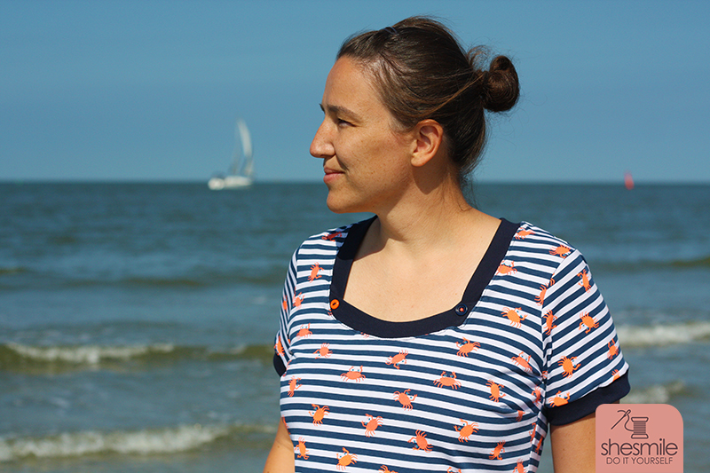 Schnell und einfach genäht. Nur 4 Nähte mit dem Zick-Zack-Stich der Haushaltsnähmaschine. Ein Mama-Tochter-Nähabend: Eine Mütze für die Chemo nähen! Nähanleitung und Schnitmuster von shesmile.