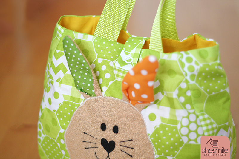 Eine Kinderhandtasche Little Elli mit Hasenkopf Lenny Applikation zu Ostern (Nähanleitung und Schnittmuster von shesmile) Eine DIY-Idee fürs Osternest.