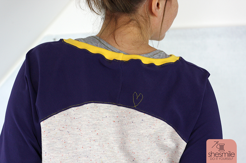 Ein Raglan-Pullover Bethioua mit Letterello-Anker und Makerist-Traumstöffchen (Genäht von shesmile)
