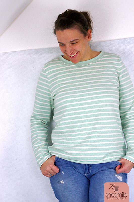 Ein lillesol women No.10 Longsleeve Pullover in mintgrün-gestreift nur für mich. Eine Nähanleitung mit Schnittmuster von lillesol & pelle. Genäht von shesmile Do it Yourself.