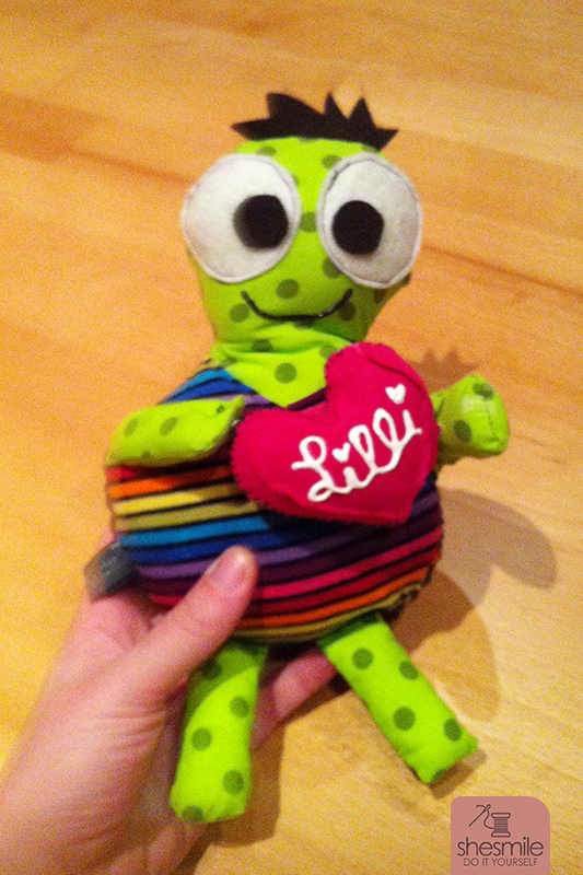 Meine erste genähte Spieluhr: Die Regenbogen-Schildkröte für Lilli (Genäht von shesmile)