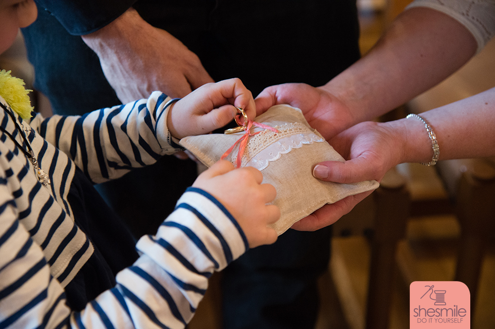Genäht in 10 Minuten! Ein Ringkissen für die Hochzeit des Bruders. Nähanleitung und Schnittmuster von Kreativlabor Berlin für ein romantisches Ringkissen.