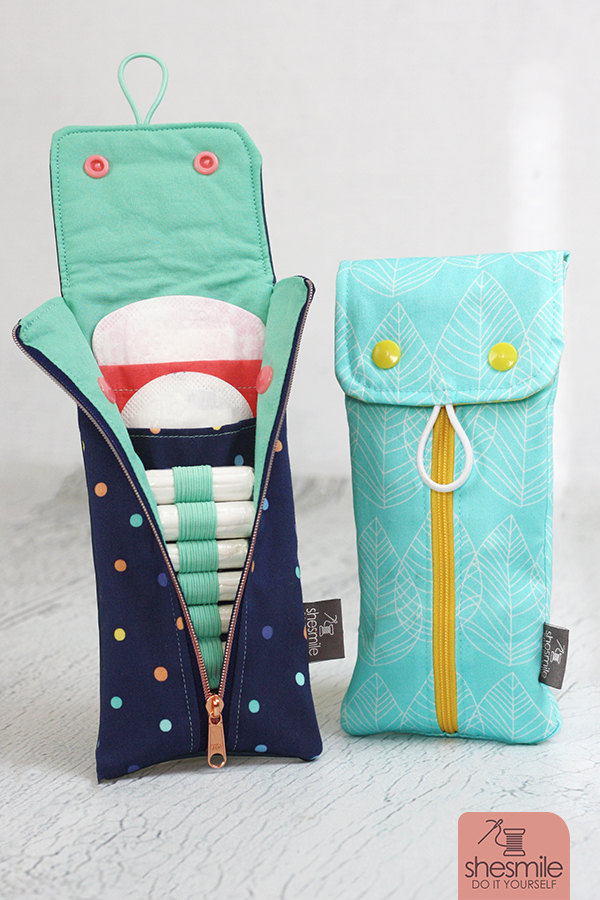 Täschchen Rosi passend zu Handtasche und Rucksack nähen. Eine Nähanleitung und Schnittmuster als PDF-E-Book von shesmile für ein Hygienetäschchen für Slipeinlagen und Tampons. Dein Begleiter für die monatliche Bloody Mary, die Erdbeerwoche, Tante Rosa, Besuch aus Rotenburg oder wenn die Maler mal wieder im Keller sind!