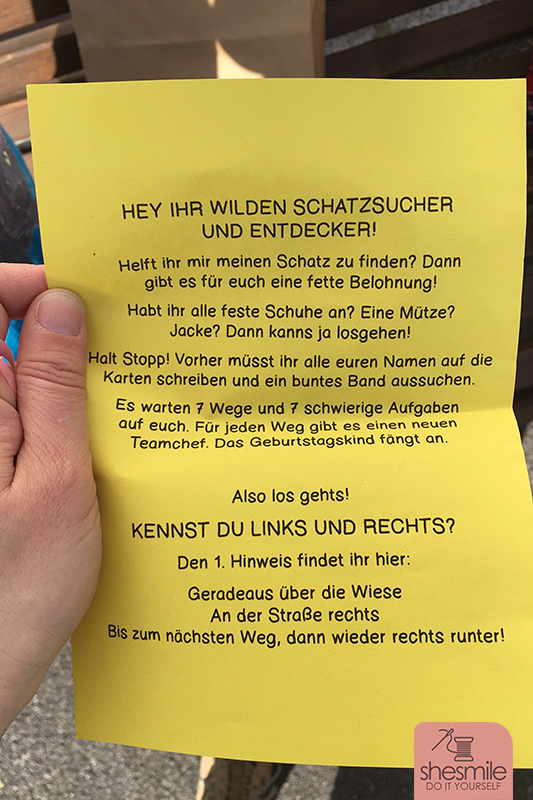 Eine Schatzsuche zum 6. Kindergeburtstag draußen in der Natur mit 7 Vorschulkindern unterwegs. Idee, Aufgaben und Bilder von shesmile.
