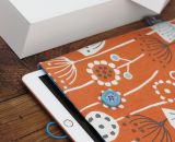 Nähanleitung für alle Größen und Modelle gestaltet als PDF-E-Book von shesmile für eine einfache, gepolsterte Schutztasche aus Stoff für Handy, Tablet, E-Book Reader oder Laptop. Schnittmuster selbst erstellen, passend für alle Größen und Modelle.