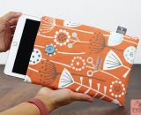 Nähanleitung für alle Größen und Modelle gestaltet als PDF-E-Book von shesmile für eine einfache, gepolsterte Schutztasche aus Stoff für Handy, Tablet, E-Book Reader oder Laptop. Schnittmuster selbst erstellen, passend für alle Größen und Modelle.