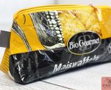 Taschen und Reißverschluss-Täschchen aus alten Verpackungen von Milka, Süßigkeiten, Maiswaffeln, Schokolade und Chipstüten nähen. Eine kostenlose Nähanleitung mit Tipps und Tricks mit Buchfolie von Melie von GrünBlauMeliert und Lisse von shesmile.