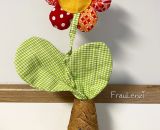 Nähanleitung und Schnittmuster gestaltet als PDF-E-Book von shesmile für Frieda Knopfblume. Die Zimmerpflanzen aus Stoff für das Kinderzimmer, Allergiker, Vielreisende, kranke und alte Menschen, schattige Plätzchen oder Pflanzendummies wie mich!
