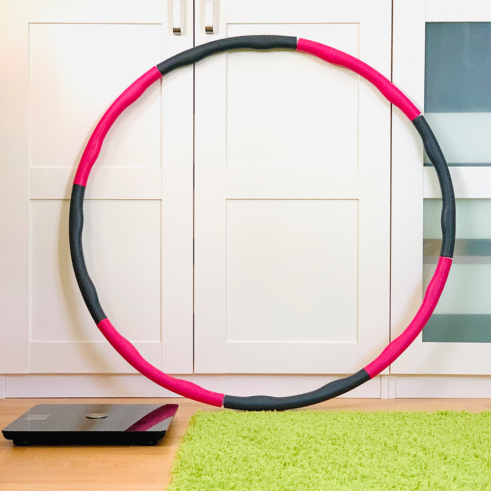 Hullern zum Abnehmen, um die Figur zu formen, gegen Regelschmerzen und Rückenschmerzen. Fit und glücklich mit Hula-Hoop! Mein Erfahrungsbericht nach 4 Monaten Training.