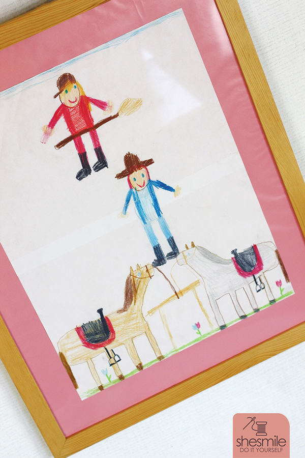 Meine Tochter und ich feiern in der Corona-Zeit eine Bibi & Tina Hexenparty zu unserem Geburtstag. Nicht mit Freundinnen sondern mit der Familie. Wir feiern mit der Würfel- und Sterne-Schatzsuche und basteln Hexenbesen als Gastgeschenke.