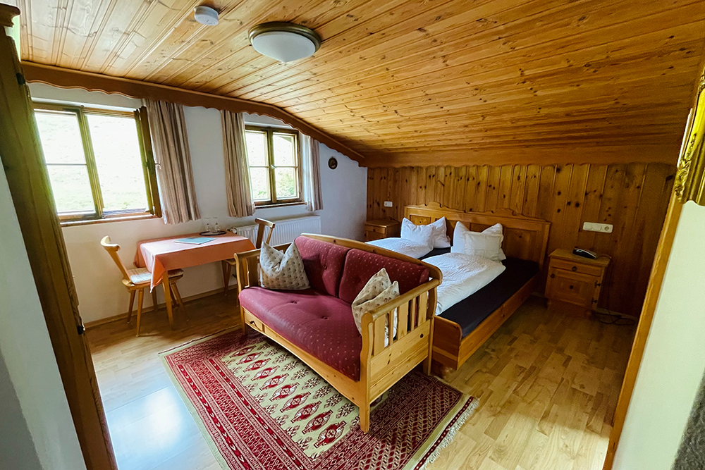 Bergurlaub mit Panoramapool! Familienauszeit in Berchtesgaden. Ferienwohnung Pension Angerer Kederlehen. Erlebnisbericht für das Reisetagebuch von shesmile.