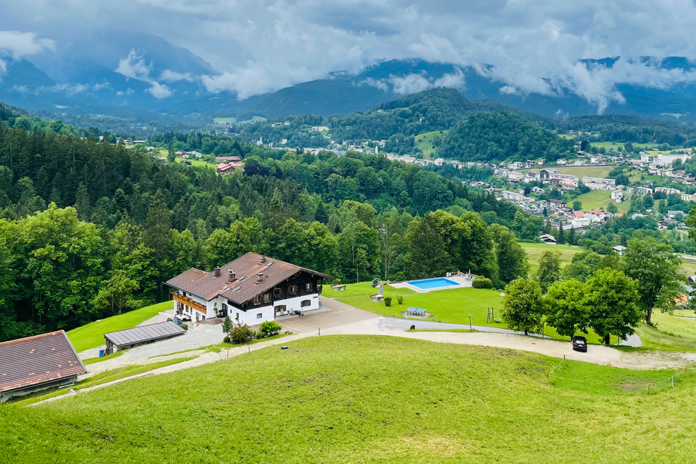 Bergurlaub mit Panoramapool! Familienauszeit in Berchtesgaden. Ferienwohnung Pension Angerer Kederlehen. Erlebnisbericht für das Reisetagebuch von shesmile.