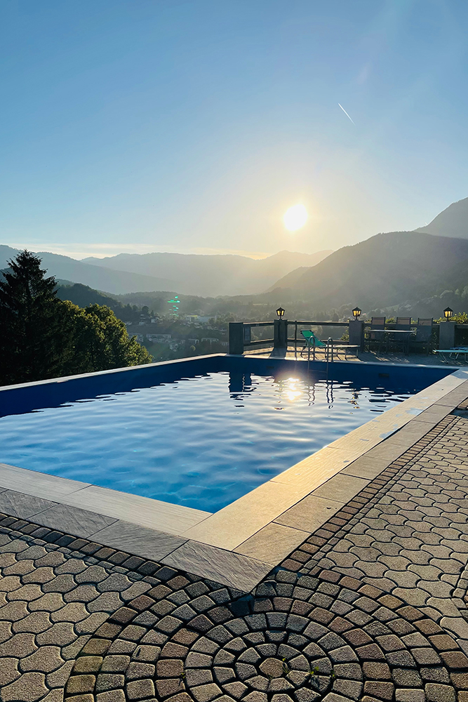 Bergurlaub mit Panoramapool! Familienauszeit in Berchtesgaden. Ferienwohnung Pension Angerer Kederlehen. Erlebnisbericht für das Reisetagebuch von shesmile.