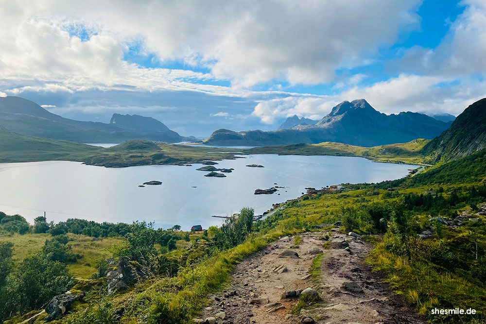 2022 0830 091609 norwegen shesmile