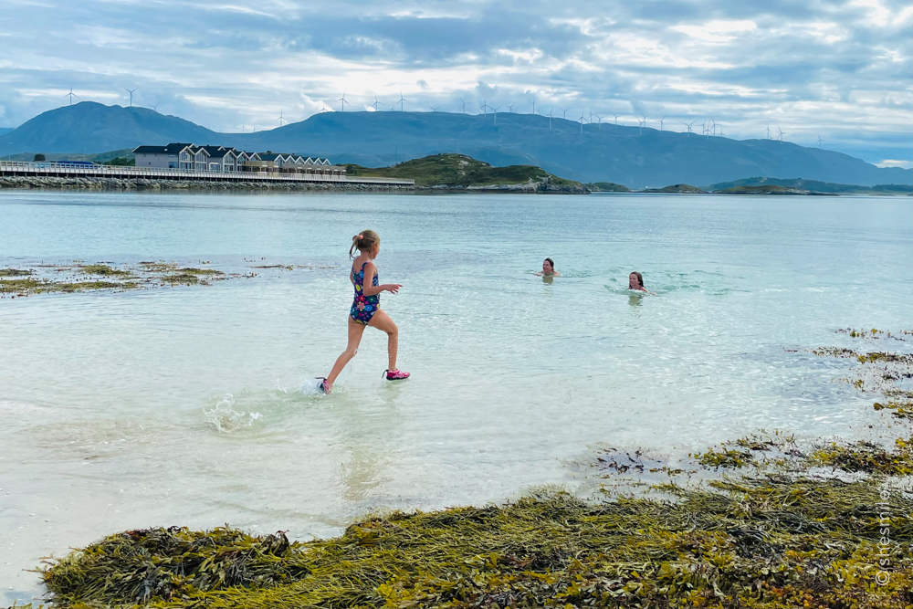 Wir entdecken die kleine Trauminsel im Nordmeer. Sommer, Sonne, Sommarøy - Wandern und Baden in Norwegen! Erlebnisbericht im Reisetagebuch von shesmile