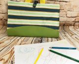 Nähanleitung und Schnittmuster gestaltet als PDF-E-Book von shesmile für eine Maltasche mit viel Platz für Malblöcke, Skizzenbücher, Buntstifte und Zeichenutensilien  Zeichenmappe Kreativ5. Genäht von NaehCram.