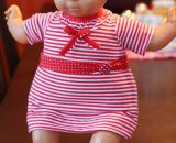 Upcycling! Ein Puppenkleid aus einem alten T-Shirt. Basis-Schnittmuster als Freebook von Minamo (Puppenset Badespaß) Kostenlose Nähanleitung zur Umwandlung zum Strandkleid von shesmile.