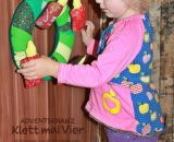 Adventskranz aus Stoff Klett mal Vier (Eine DIY-Nähanleitung mit Schnittmuster von shesmile) Ein Adventskranz ohne Feuer zum Spielen. Ideal für Kindergarten, Mama-Kind-Gruppen oder das Kinderzimmer. Außerdem eine wunderschöne Weihnachtsdeko.