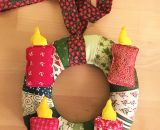 Adventskranz aus Stoff Klett mal Vier (Eine DIY-Nähanleitung mit Schnittmuster von shesmile) Ein Adventskranz ohne Feuer zum Spielen. Ideal für Kindergarten, Mama-Kind-Gruppen oder das Kinderzimmer. Außerdem eine wunderschöne Weihnachtsdeko.
