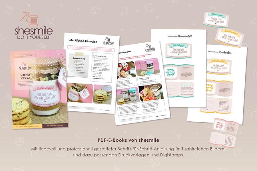 Bastelanleitung, Rezept und Druckvorlage gestaltet als PDF-E-Book und Digistamp von shesmile für eine leckere Geschenkidee zu jedem Anlass. Drei verschiedene Themen/Sprüche sind enthalten: Liebesrezept! Eure Liebe hält ewig. Glücksrezept! Unsere Freundschaft hält ewig. Dankeschön! Die Erinnerung an unsere schöne Zeit hält ewig. So kannst du die Backmischung zur Hochzeit, zum Jahrestag, Jubiläum, als Abschiedsgeschenk im Kindergarten oder Schule, Geburtstag, Gastgeschenk oder auch einfach so verschenken und dem Beschenkten ein leckere Freunde bereiten.