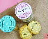 Bastelanleitung, Rezept und Druckvorlage gestaltet als PDF-E-Book und Digistamp von shesmile für eine leckere Geschenkidee zu jedem Anlass. Vier verschiedene Themen/Sprüche sind enthalten: Liebesrezept! Eure Liebe hält ewig. Glücksrezept! Unsere Freu