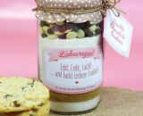 Bastelanleitung, Rezept und Druckvorlage gestaltet als PDF-E-Book und Digistamp von shesmile für eine leckere Geschenkidee zu jedem Anlass. Vier verschiedene Themen/Sprüche sind enthalten: Liebesrezept! Eure Liebe hält ewig. Glücksrezept! Unsere Freu