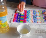 Bastelanleitung und Druckvorlage gestaltet als PDF-E-Book für eine Dekokette aus Papierstreifen zum Ausmalen, Schneiden üben und Basteln für Groß und Klein. Kringeling von shesmile.
