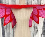 Nähanleitung und Schnittmuster gestaltet als PDF-E-Book von shesmile zum Nähen eines Eulenkostüms aus Stoff. Mit Umhang und Gesichtsmaske. Passend für ein Eulenkostüm oder PJ Masks Eulette.