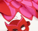Nähanleitung und Schnittmuster gestaltet als PDF-E-Book von shesmile zum Nähen eines Eulenkostüms aus Stoff. Mit Umhang und Gesichtsmaske. Passend für ein Eulenkostüm oder PJ Masks Eulette.