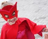 Nähanleitung und Schnittmuster gestaltet als PDF-E-Book von shesmile zum Nähen eines Eulenkostüms aus Stoff. Mit Umhang und Gesichtsmaske. Passend für ein Eulenkostüm oder PJ Masks Eulette.