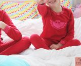Nähanleitung und Schnittmuster gestaltet als PDF-E-Book von shesmile zum Nähen eines Eulenkostüms aus Stoff. Mit Umhang und Gesichtsmaske. Passend für ein Eulenkostüm oder PJ Masks Eulette.