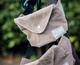 Nähanleitung und Schnittmuster gestaltet als PDF-E-Book für eine Gürteltasche in 2 Größen mit großem Reißverschluss-Fach und Verschlussklappe HipPack von shesmile. Dein Lieblingstäschchen bestückt mit allem was du immer bei dir haben willst. 