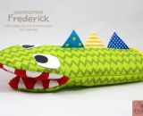 Handschuh Frederick (Eine Nähanleitung mit Schnittmuster von shesmile) Einheitsgröße. Ideal für Ofen und Grill. Nähbar als Krokodil, Hai, Schlange oder ganz neutral.