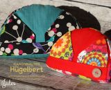 Hügelbert, das Handy-Schräghalte-Kissen. Eine Nähanleitung mit Schnittmuster in 2 Größen von shesmile. Für Tablet, E-Book Reader oder Handy. Für Kinder oder Erwachsene. Ergebnisse aus dem Probenähen.