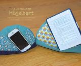 Hügelbert, das Handy-Schräghalte-Kissen. Eine Nähanleitung mit Schnittmuster in 2 Größen von shesmile. Für Tablet, E-Book Reader oder Handy. Für Kinder oder Erwachsene. Ergebnisse aus dem Probenähen.