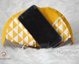 Hügelbert, das Handy-Schräghalte-Kissen. Eine Nähanleitung mit Schnittmuster in 2 Größen von shesmile. Für Tablet, E-Book Reader oder Handy. Für Kinder oder Erwachsene. Ergebnisse aus dem Probenähen.