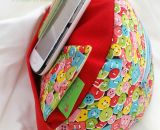 Hügelbert, das Handy-Schräghalte-Kissen. Eine Nähanleitung mit Schnittmuster in 2 Größen von shesmile. Für Tablet, E-Book Reader oder Handy. Für Kinder oder Erwachsene. Ergebnisse aus dem Probenähen.