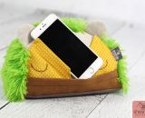 Hügelbert, das Handy-Schräghalte-Kissen. Eine Nähanleitung mit Schnittmuster in 2 Größen von shesmile. Für Tablet, E-Book Reader oder Handy. Für Kinder oder Erwachsene. Ergebnisse aus dem Probenähen.