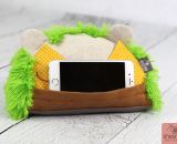 Hügelbert, das Handy-Schräghalte-Kissen. Eine Nähanleitung mit Schnittmuster in 2 Größen von shesmile. Für Tablet, E-Book Reader oder Handy. Für Kinder oder Erwachsene. Ergebnisse aus dem Probenähen.