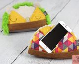 Hügelbert, das Handy-Schräghalte-Kissen. Eine Nähanleitung mit Schnittmuster in 2 Größen von shesmile. Für Tablet, E-Book Reader oder Handy. Für Kinder oder Erwachsene. Ergebnisse aus dem Probenähen.