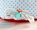 Hügelbert, das Handy-Schräghalte-Kissen. Eine Nähanleitung mit Schnittmuster in 2 Größen von shesmile. Für Tablet, E-Book Reader oder Handy. Für Kinder oder Erwachsene. Ergebnisse aus dem Probenähen.